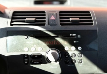 Suzuki Swift IV Hatchback 5d 1.3 92KM 2007 Suzuki Swift Zadbany Polski salon Klima Gwarancja w cenie Wwa VDLR 1.3, zdjęcie 19