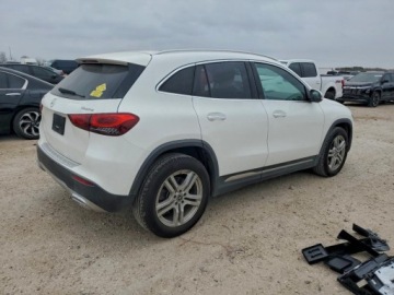 Mercedes GLA II Off-roader 2.0 250 224KM 2021 Mercedes-Benz GLA 2021 MERCEDES-BENZ GLA 250 4MATIC 2.0 Benzyna 224KM, zdjęcie 2