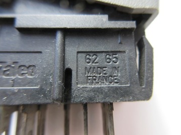 Włącznik świateł awaryjnych Renault Clio I