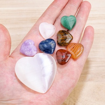 СЕРДЦА ИЗ ДРАГОЦЕННЫХ КАМНЕЙ ХРУСТАЛЬНЫЕ СЕРДЦА ПОДАРОК