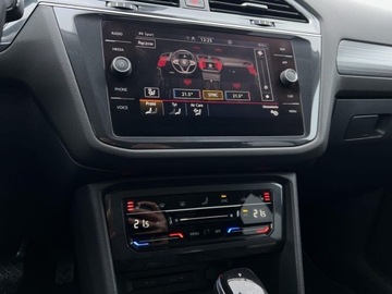 Volkswagen Tiguan II SUV Facelifting 2.0 TDI 200KM 2022 Volkswagen Tiguan 2.0TDI 200KM Elegance DSG 4x4 SerwisASO Acc Matrix Kessy, zdjęcie 29