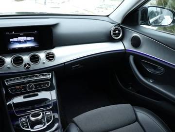 Mercedes Klasa E W213 Cabrio 2.0 200 184KM 2017 Mercedes E E 200, Salon Polska, Automat, Skóra, zdjęcie 7