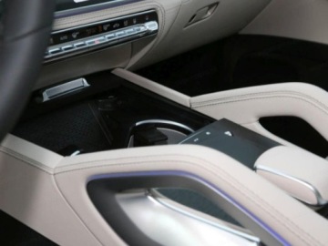 Mercedes GLE V167 SUV Facelifting 3.0 450d 367KM 2025 MERCEDES-BENZ GLE 450 d 4-Matic AMG Line 3.0 (367KM) 2025, zdjęcie 9
