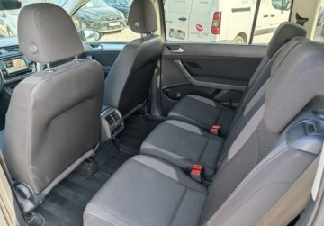 Volkswagen Touran III 1.6 TDI 115KM 2017 Volkswagen Touran swiezo sprowadzone, zarejestrowane, 7osob 1.6 Diesel, zdjęcie 29