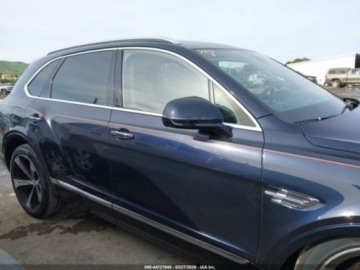 Bentley Bentayga 2019 Bentley Bentayga V8, 2019r., 4x4, 4.0L 4.0 Benzyna 542KM, zdjęcie 4
