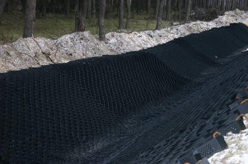ГЕОКРЕШЕТКА ДЛЯ СКЛОНА САДОВОГО ВОРОНА высотой 2,5 см БОЛЬШАЯ ЭКОРЕШЕТКА 23,6 м2