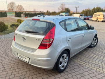 Hyundai i30 I Hatchback 1.4 109KM 2010 Hyundai i30 1.4 109KM Klima 4szyby 1- reka Sprawdz 1.4 Benzyna 109KM, zdjęcie 28