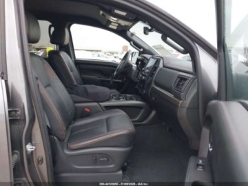 Nissan Titan 2024 Nissan Titan Pro-4x 2024 5.6 Benzyna 400KM, zdjęcie 9