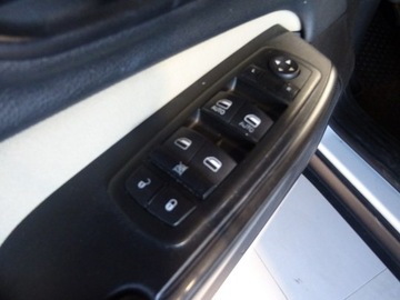 Jeep Cherokee V Terenowy 3.2 V6 272KM 2015 Jeep Cherokee Samochód w bardzo dobrym stanie ,, zdjęcie 10