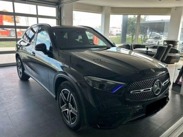 Mercedes GLC C254/X254 Coupe 2.0 220d 197KM 2025 MERCEDES-BENZ GLC 220 d 4-Matic AMG Line 2.0 (197KM) 2025, zdjęcie 1