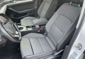 Volkswagen Passat B8 Variant Facelifting 2.0 TSI 190KM 2022 Volkswagen Passat 2.0TSI 190KM DSG Business salon Polska 1wl serwis grzana, zdjęcie 8