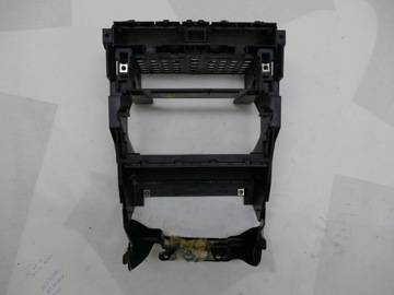 AUDI A4 B7 RAMKA RADIA KOSZ WNĘKA POD RADIO
