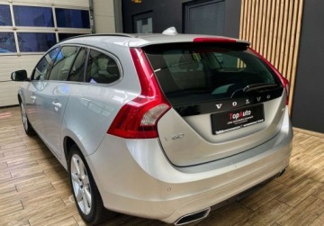 Volvo V60 I Kombi Facelifting 2.0 D4 DRIVE-E 190KM 2016 Volvo V60 D4 190KM SKORY BEZWYPADKOWY automat gwarancja nowe opony, zdjęcie 37