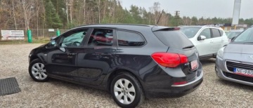 Opel Astra J Sports Tourer Facelifting 1.6 Twinport ECOTEC 115KM 2014 Opel Astra Salonowy 1.6 benzyna serwisowany. 1.6 Benzyna 115KM, zdjęcie 23