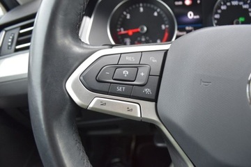 Volkswagen Passat B8 Variant Facelifting 2.0 TDI SCR 200KM 2022 Volkswagen Passat 2.0 TDi 200KM DSG7 Business SalonPL ASO NaviKameraTravel, zdjęcie 13