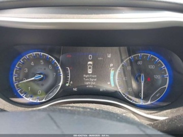 Chrysler Pacifica II 2024 Chrysler Pacifica 2024 Chrysler Pacifica Touring L FWD 3.6 Benzyna 287KM, zdjęcie 6