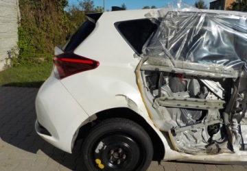 Toyota Auris II 2018 Toyota Auris Okazja 1.8 Hybryda 100KM, zdjęcie 13