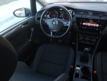 Volkswagen Touran III 2.0 TDI 150KM 2018 VW Touran 2.0 TDI, Navi, Klima, Klimatronic, zdjęcie 6