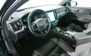 Volvo S60 III Sedan Facelifting 2.0 B5 250KM 2023 Volvo S60 Volvo S60 B5 B AWD Ultimate Dark 2.0 Benzyna 250KM, zdjęcie 16