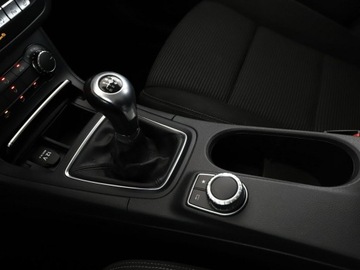 Mercedes Klasa B W246 Sports Tourer Facelifting 1.6 180 BlueEFFICIENCY Edition 122KM 2017 Mercedes B 180 navi klima grzane fotele czujniki, zdjęcie 26