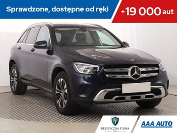 Mercedes GLC C253 SUV Facelifting 2.0 220d 194KM 2022 Mercedes GLC GLC 220 d 4MATIC, Salon Polska