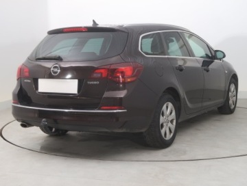 Opel Astra J Sports Tourer Facelifting 1.4 Turbo ECOTEC 140KM 2015 Opel Astra 1.4 T, Automat, Navi, Xenon, Klima, zdjęcie 4
