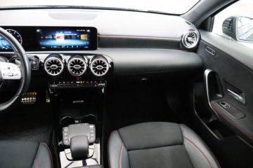 Mercedes Klasa A W177/V177 Hatchback 1.3 200 163KM 2020 Mercedes A A 200, Salon Polska, Serwis ASO, zdjęcie 7