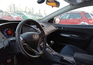 Honda Civic VIII Hatchback 3d 1.4 i-VTEC 100KM 2009 Honda Civic Honda Civic 1.3 Benzyna 100KM, zdjęcie 5