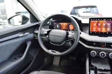 Skoda Superb III Kombi Facelifting 2.0 TDI SCR 150KM 2025 Skoda Superb SalonPL 150KM DSG Selection Hak Matrix Climatronic Kamera Kes, zdjęcie 2