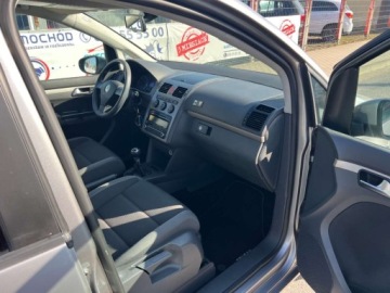 Volkswagen Touran I 1.9 TDI 105KM 2010 Volkswagen Touran 1.9 TDI Klimatyzacja Parktronic tyl El.szyby El.lusterka, zdjęcie 7