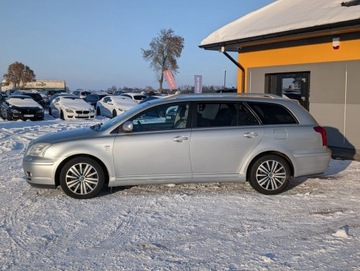Toyota Avensis II Kombi 2.0 D-4D 116KM 2003 Toyota Avensis Klima Tempomat Serwis Gwarancja 2.0 Diesel 116KM, zdjęcie 2