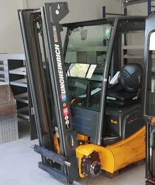 piasta prawy przód Jungheinrich EFG320 46994011778