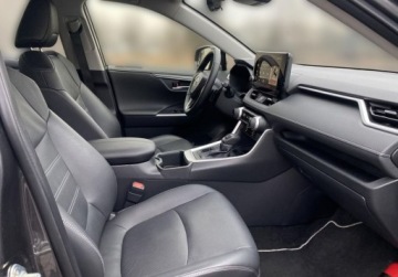 Toyota RAV4 V SUV Facelifting 2.5 Hybrid  Dynamic Force 218KM 2025 Toyota RAV4 2.5 Hybrid Executive 4x2 VAT 23 1 wlasciciel Bezwypadkowa, zdjęcie 12