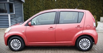 Daihatsu Sirion II 1.0 i 12V 69KM 2006 Daihatsu Sirion (Nr. ) 1.0 Klimatyzacja Elektryczne szyby Benzyna 69KM, zdjęcie 6