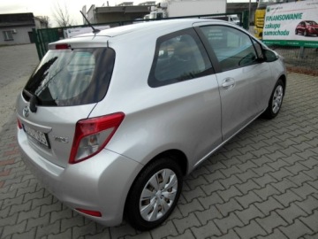 Toyota Yaris III Hatchback 5d Facelifting 1.0 VVT-i 69KM 2014 Toyota Yaris Salon Polska Klimatyzacja Wspomaganie Abs Benzyna 69KM, zdjęcie 8