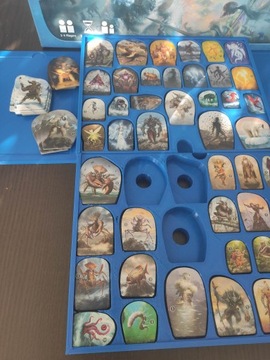 Вставьте органайзер для Frosthaven