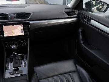 Skoda Superb III Liftback 1.6 TDI 120KM 2017 Skoda Superb 1.6 TDI, Automat, Skóra, Navi, Xenon, zdjęcie 7