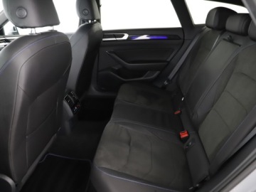 Volkswagen Arteon Shooting Brake R 2.0 TSI 320KM 2023 Volkswagen Arteon Shooting Brake | Hak | Panorama, zdjęcie 9