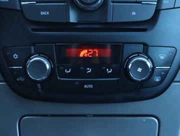 Opel Insignia I Sports Tourer 1.8 Twinport ECOTEC 140KM 2010 Opel Insignia 1.8, Navi, Xenon, Klima, zdjęcie 16