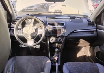 Suzuki Swift V Hatchback 3d Facelifting 1.2 VVT 94KM 2015 Suzuki Swift I rej 2016r, 1.3 Benzyna. Uszkodzony lewy przod i prawy tyl., zdjęcie 5