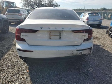 Volvo S60 III 2021 Volvo S60 T5 Momentum 2021 2.0l 2.0 Benzyna 250KM, zdjęcie 2