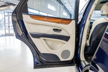 Bentley Bentayga 2021 Bentley Bentayga V8 2021, Bezwypadkowy 4.0 Benzyna 542KM, zdjęcie 26