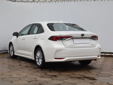 Toyota Corolla XII Sedan 1.8 Hybrid 122KM 2022 Toyota Corolla 1.8 Hybrid, Salon Polska, zdjęcie 3