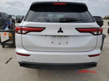 Mitsubishi Outlander III 2022 Mitsubishi Outlander 2022 r., 2.5L od ubezpieczalni 2.5 Benzyna 181KM, zdjęcie 4