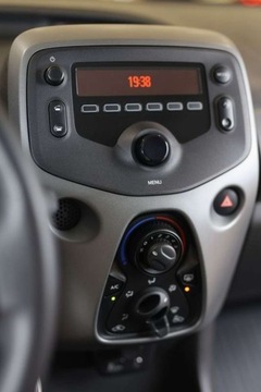 Toyota Aygo II Hatchback 3d Facelifting 1.0 VVT-i 72KM 2019 Toyota Aygo 1.0 VVT-i X-play czujniki parkowania Benzyna 72KM, zdjęcie 14