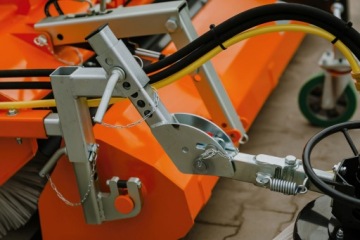 Подметальная машина с корзиной для трактора ТУЗ ТУР для погрузчика JCB CAT CASE Bobcat