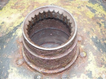 ORYGINALNY URZYWANY PIASTA/BĘBEN KOŁA PÓŁBĘBEN M-72