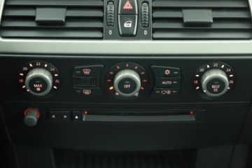 BMW Seria 5 E39 Sedan 2.2 520i 170KM 2003 BMW 5 520i, GAZ, Navi, Xenon, Klima, Klimatronic, zdjęcie 9