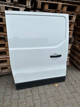 TRAFIC III VIVARO DRZWI BOCZNE PRAWE PRZESUWNE 369
