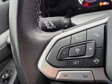 Volkswagen Golf VIII Variant 1.5 eTSI 150KM 2023 Volkswagen Golf FV23 Salon PL ACC podg.fotele od Dealera Rata od 900 PLN, zdjęcie 15